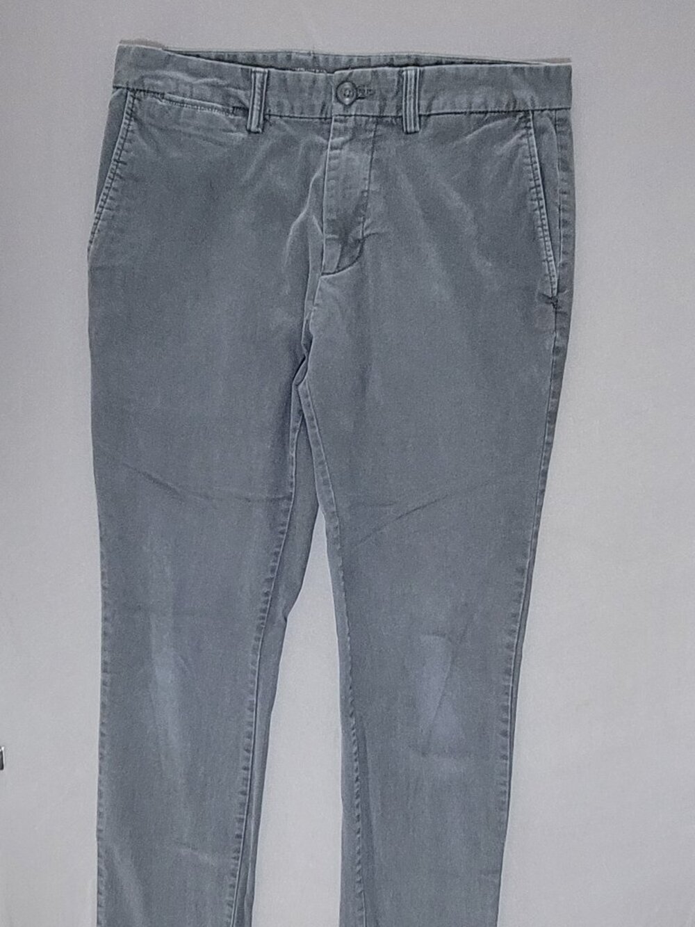 Old Navy Size 32 X 32 Men's Ultimate Slim-Fit Charcoal Gray 5 Pocket Chino Pant.